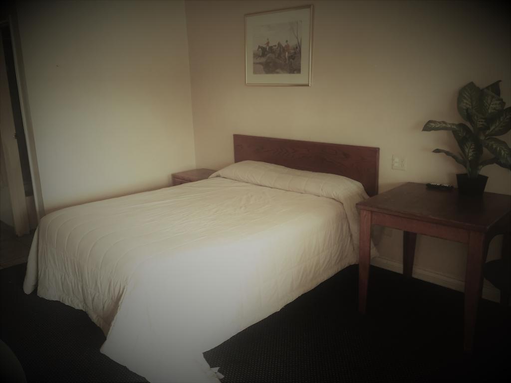 Budget Inn Riverside Kültér fotó